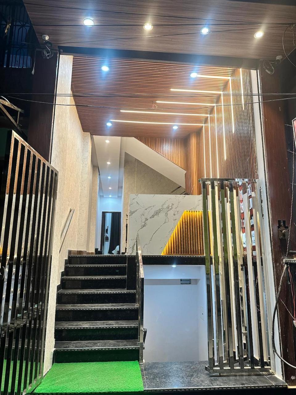 Cable Car Hotel Varanasi Eksteriør billede