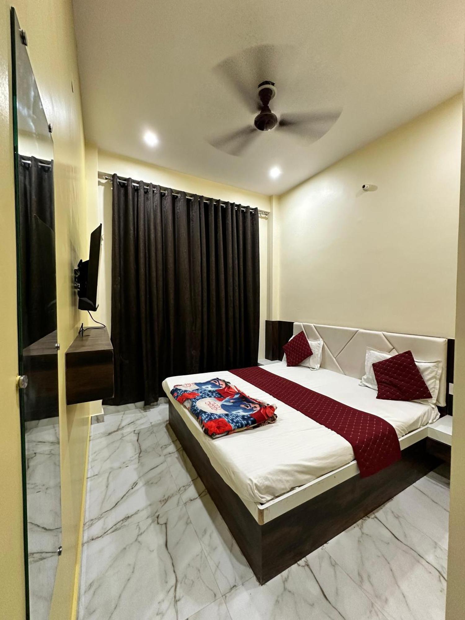 Cable Car Hotel Varanasi Eksteriør billede